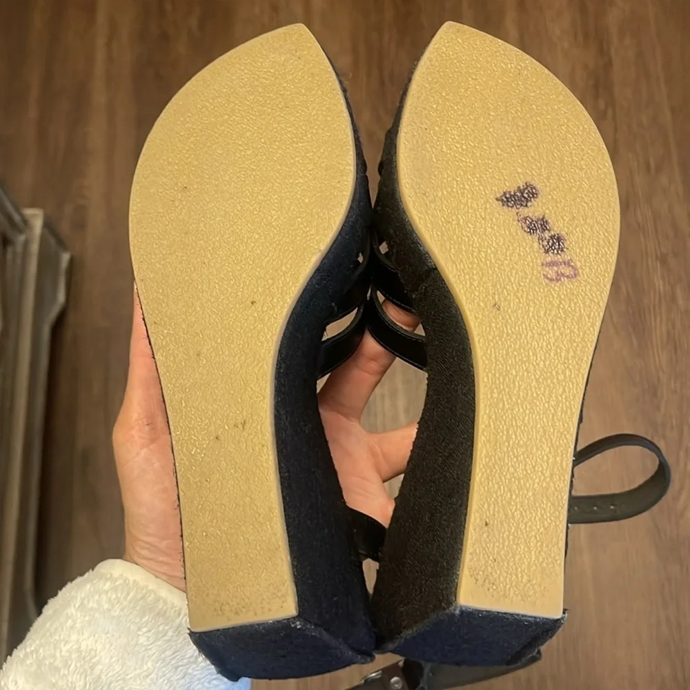 Robert Clergerie cross ankle